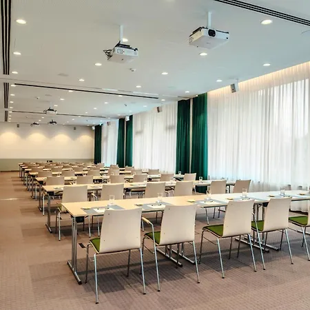 Intercityhotel 4*